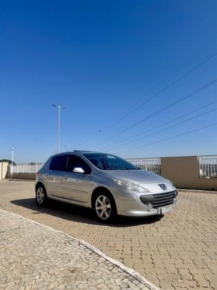 PEUGEOT 307 1.6 PRESENCE PACK 16V FLEX 4P MANUAL